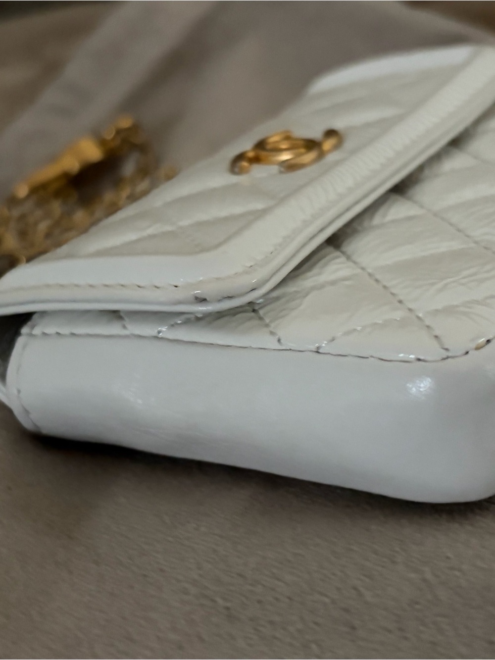 CHANEL White Quilted Mini Chain Belt Wallet with Gold CC Hardware - Picture 9 of 16
